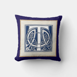 Reversible Celtic T Initial Kissen