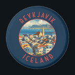 Reykjavík Island Retro Distressed Circle Magnet<br><div class="desc">Reykjavík retro Vektor Reise Design. Reykjavík ist die nördlichste Hauptstadt eines souveränen Staat der Welt. Es gehört zu den saubersten,  grünsten und sichersten Städten der Welt.</div>