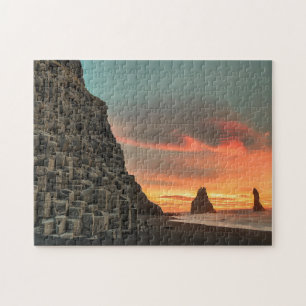 Reynisdrangar Meeresklippen Island stilisiert
