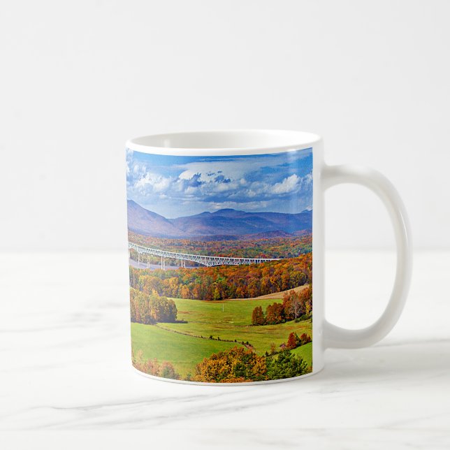 Rhinecliff Brücke im Fall Kaffeetasse (Rechts)