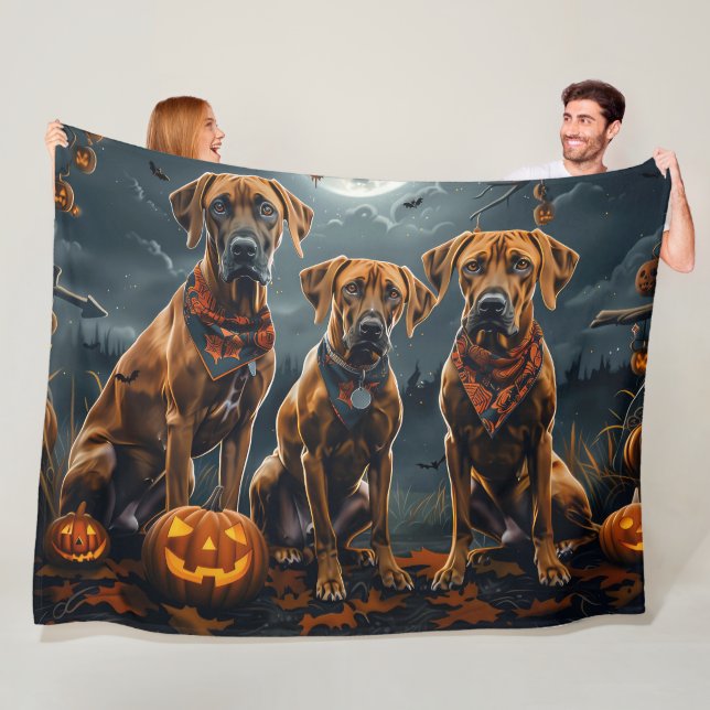 Rhodesian Ridgeback Halloween Spooky Fleecedecke (Beispiel)