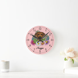 Rhodesian Ridgeback Hund Kopf-Wildblumen auf rosa Runde Wanduhr