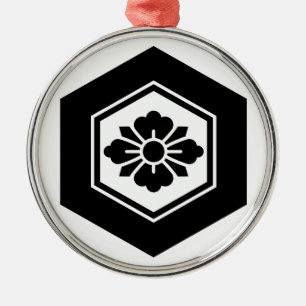 Rhombische Blume mit Schwertern in Tortoiseshell Ornament Aus Metall