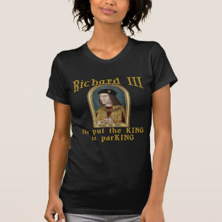 Richard III a mis le roi dans le T-shirt de