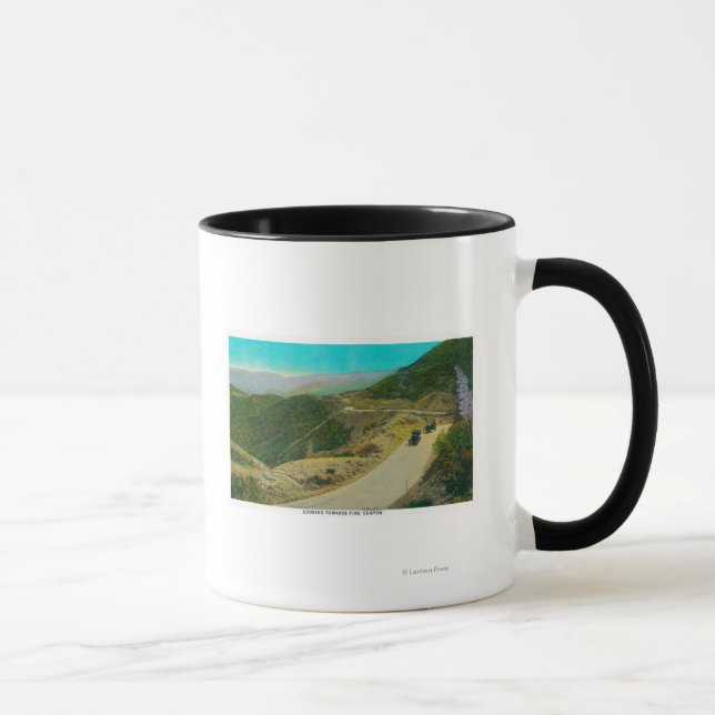 Richtung Piru Canyon Ridge Route, CA Tasse (Rechts)