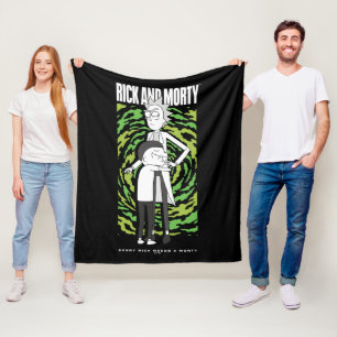 RICK AND MORTY™ Morty umarmt Rick Fleecedecke