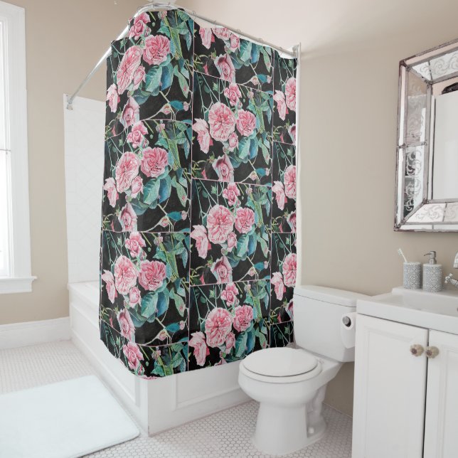 Rideau de douche aux roses roses vieilles et belle (En situation)