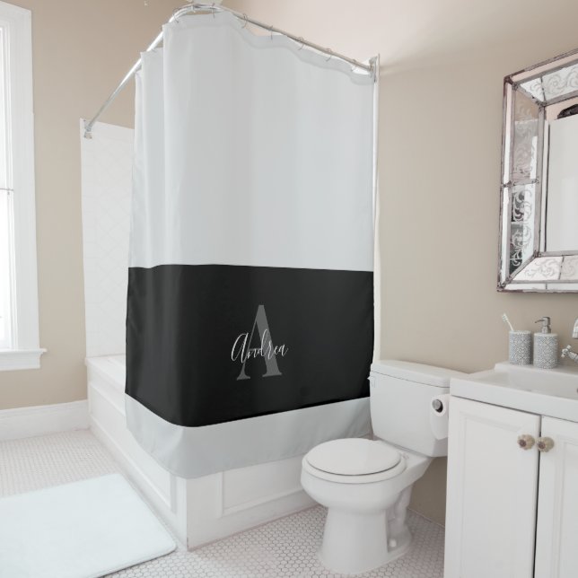 Rideau de douche avec monogramme simple noir et gr (En situation)