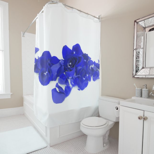 Rideau de douche Royal Blue Roses (En situation)