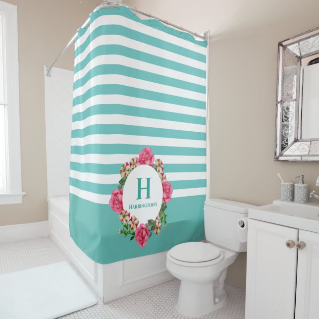 Rideaux De Douche Aquarelle rose rose rouge blanc pétunias Monogramm (En situation)