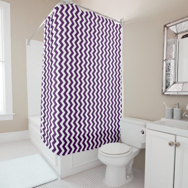 Rideaux De Douche Bande de Chevron cool violet et blanc (En situation)