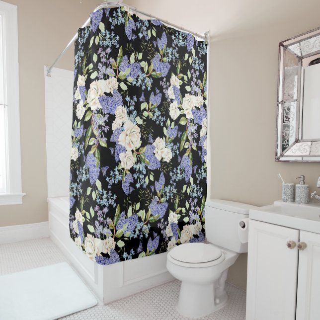 Rideaux De Douche Belles Fleurs Lilac Roses violet bleu sur noir (En situation)