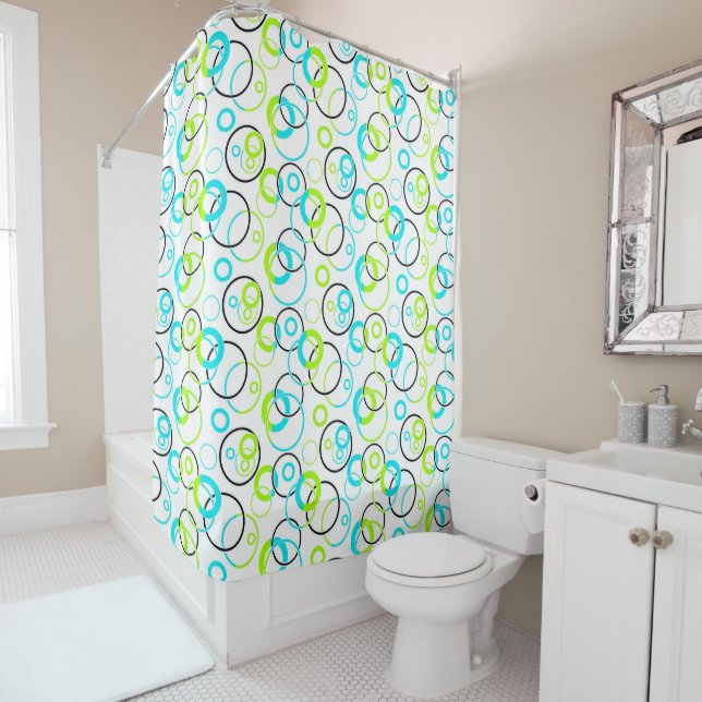 Rideaux De Douche blue green and black rings and circles on white  (En situation)