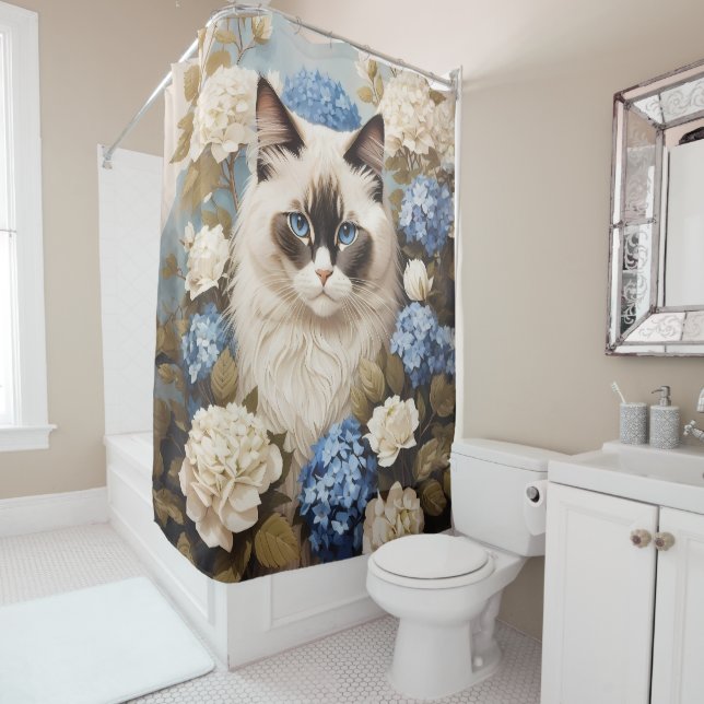 Rideaux De Douche Chat Ragdoll Avec Fleurs Bleues D'Hydrangée (En situation)