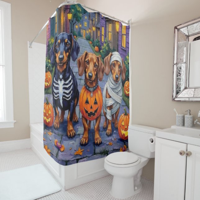 Rideaux De Douche Chiens de Dachshund Trick-or-Treating en Halloween (En situation)