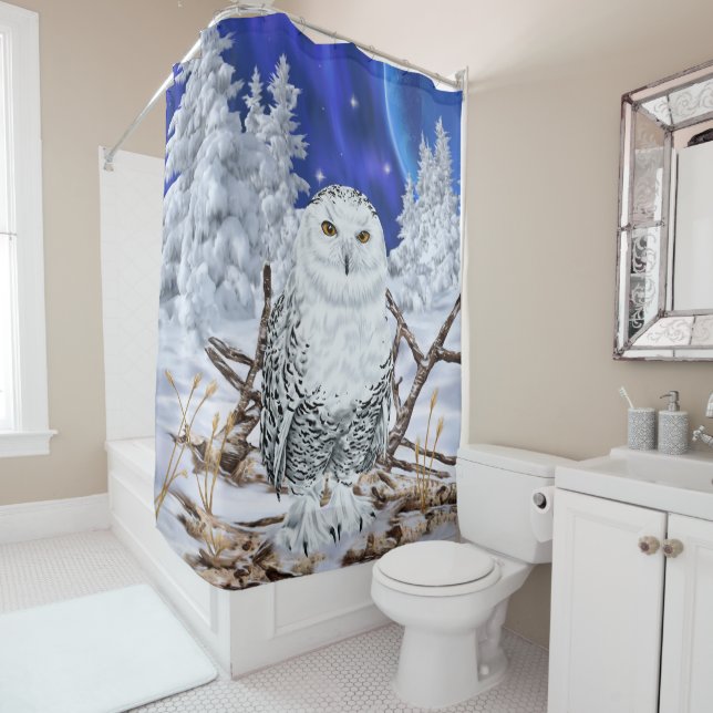 Rideaux De Douche Chouette neigeuse dans ciel bleu foncé de neige (En situation)