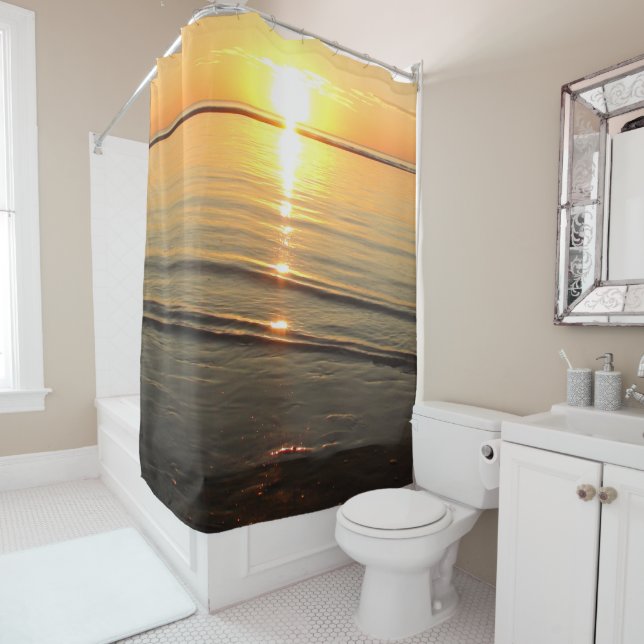 Rideaux De Douche Coucher de soleil magnifique sur le bain du port d (En situation)