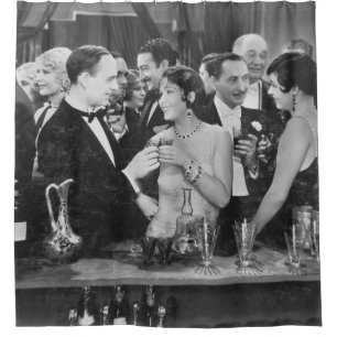 Rideaux De Douche Couple à boire au bar bondé