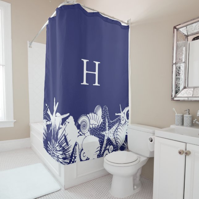 Rideaux De Douche Design Navy Blue & White Artsy Seashells Beach (En situation)