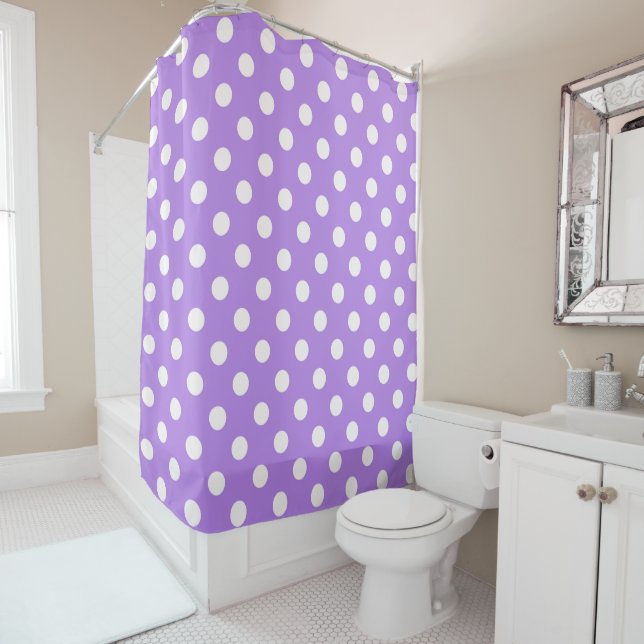 Rideaux De Douche Dot de Pois amusants violet et blanc (En situation)