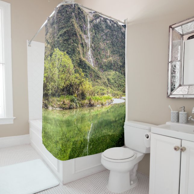 Rideaux De Douche Earthy Mountain Stream // Randonnée Bliss (En situation)