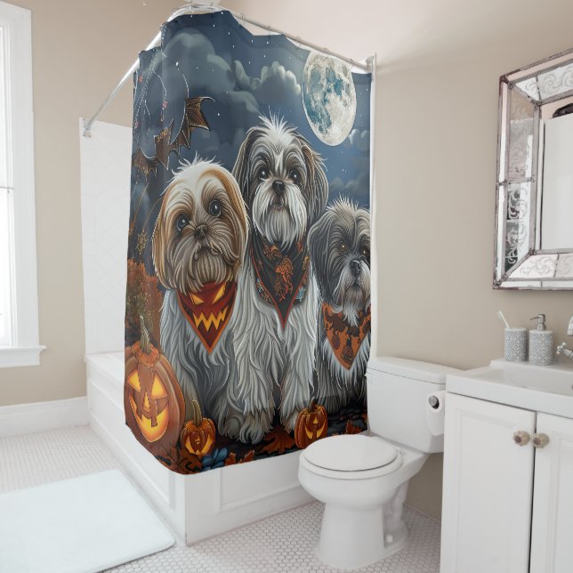 Rideaux De Douche Éffrayant d'Halloween Malti Tzu (En situation)