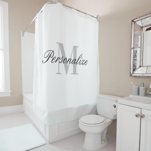 Rideaux De Douche Élégant nom personnalisé monogramme noir et blanc (En situation)
