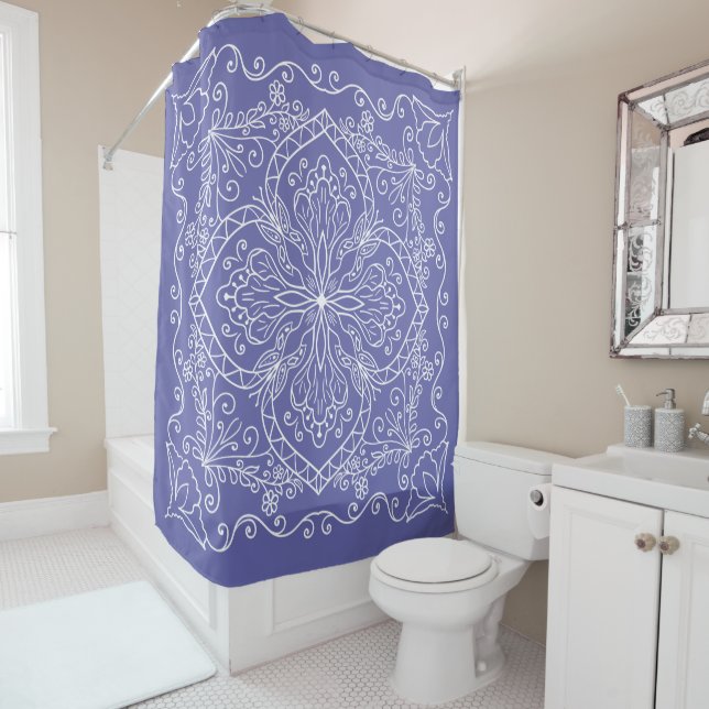 Rideaux De Douche Élégant Périwinkle Bleu Flourdissant Motif violet (En situation)