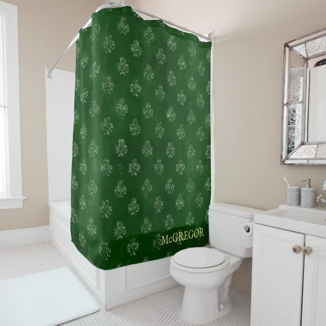 Rideaux De Douche Emerald Green Irlandais Shamrock Monogramme de lux (En situation)