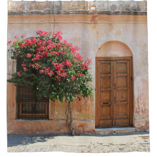 RIDEAUX DE DOUCHE FLEURS DE PÉTAL ROUGE SUR MUR BÉTON