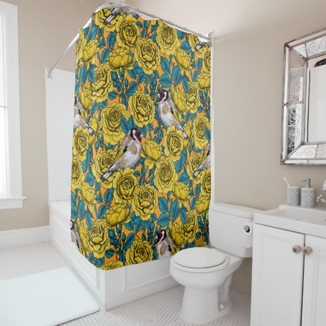 Rideaux De Douche Fleurs roses et oiseaux dorés (En situation)