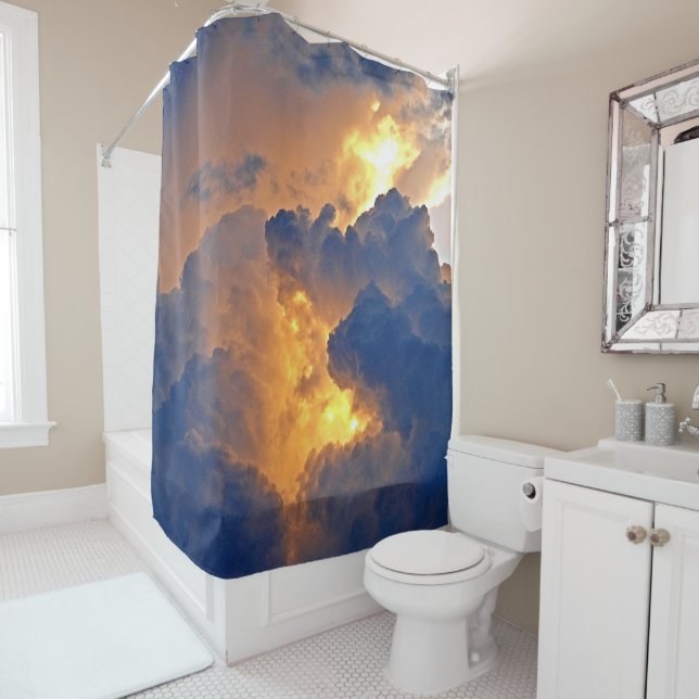 Rideaux De Douche Formation de nuages dramatiques (En situation)