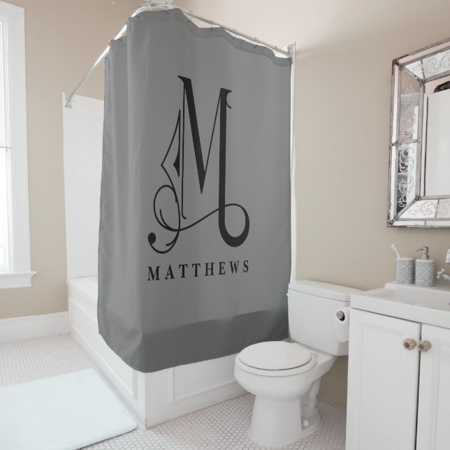 Rideaux De Douche Gris sophistiqué avec Monogramme élégant M Personn (En situation)