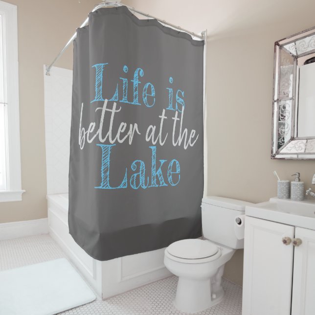 Rideaux De Douche LA VIE nautique EST MEILLEURE AU LAC | (En situation)