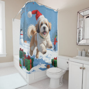 Rideaux De Douche Lhasa Apso courant dans la neige avec un chapeau d