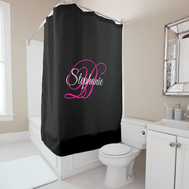 Rideaux De Douche Monogramme fantaisie noir blanc et rose chaud (En situation)