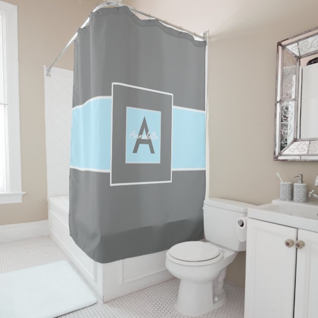 Rideaux De Douche monogramme gris bleu clair personnalisé (En situation)