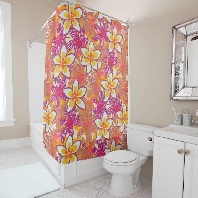 Rideaux De Douche Motif de la plumeria de l'imprimerie hawaïenne (En situation)