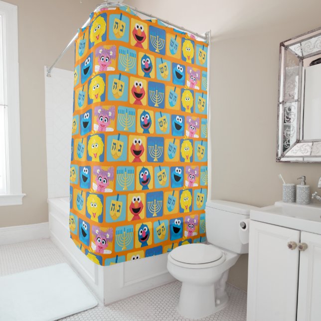 Rideaux De Douche Motif Hanoukka de Sesame Street (En situation)