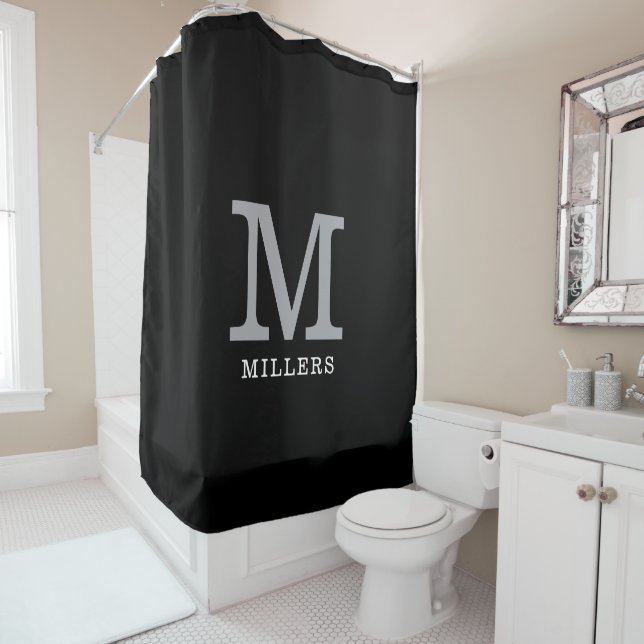 Rideaux De Douche Nom De Famille Noir Et Argent Minimal Monogrammé  (En situation)