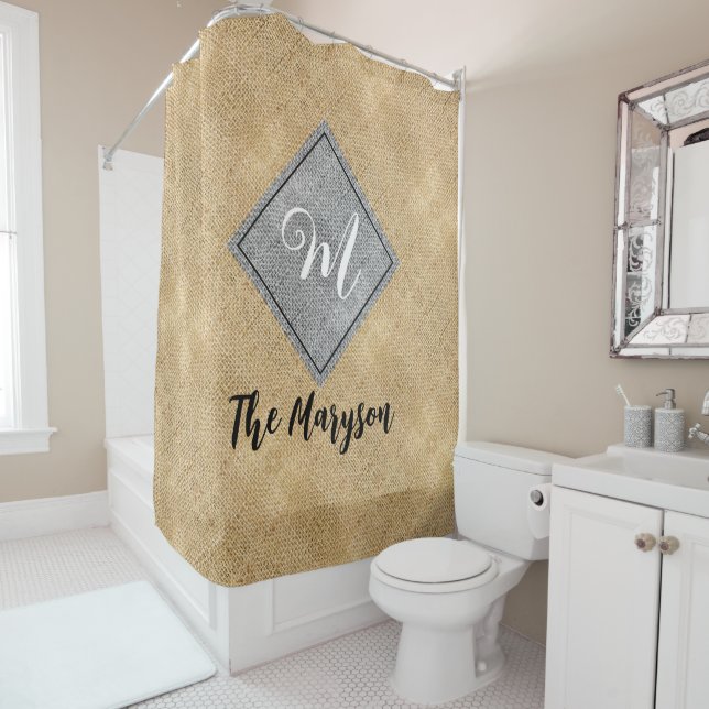 Rideaux De Douche Nom Rustique Initial, Monogramme Personnalisé Burl (En situation)