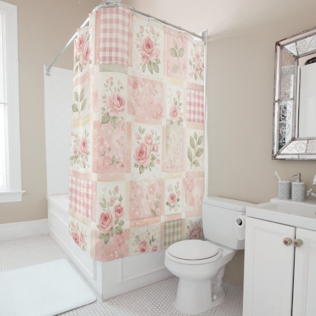 Rideaux De Douche Patchwork de fleurs pastel rose et gingham (En situation)