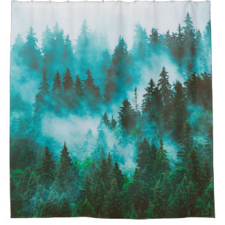 Rideaux De Douche Paysage de montagne bruyant avec forêt de sapins e
