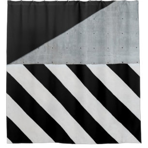 Rideaux De Douche Peinture rayée blanche et noire sur le mur