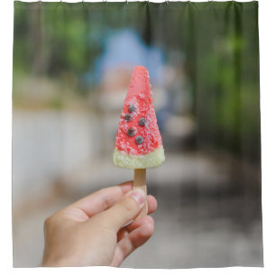 Rideaux De Douche Personne tenant du popsicle le matin