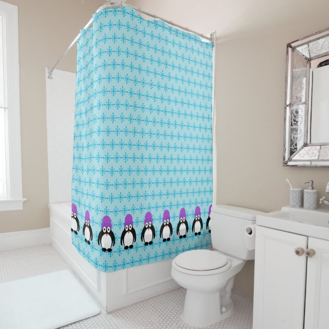 Rideaux De Douche Pingouins Avec Casquettes Violets Tout Dans Une Ra (En situation)
