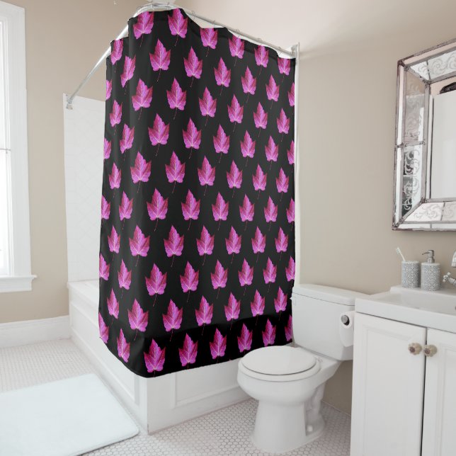 Rideaux De Douche Red Autumn Maple Leaf Pattern on Black Floral (En situation)