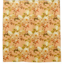 Roses blanches romantiques sur orange