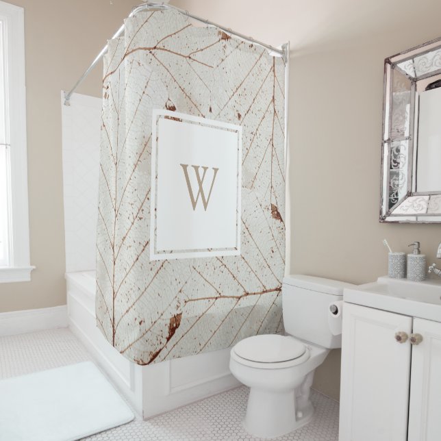 Rideaux De Douche Rustique Élégant Feuilles Automne Taupe Monogramme (En situation)