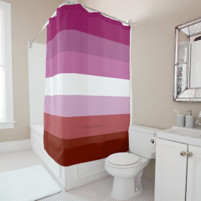 Rideaux De Douche SlipperyJoe's lesbian pride flag feminine communit (En situation)